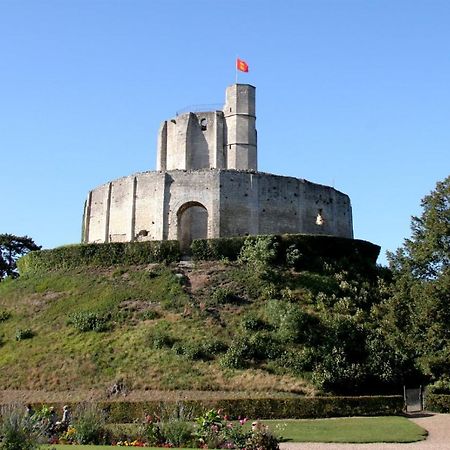 Superbe Studio Face Au Chateau Gisors Luaran gambar
